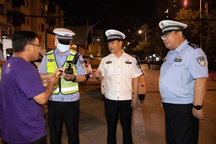 市民反映民警态度生硬 警方：已停职
